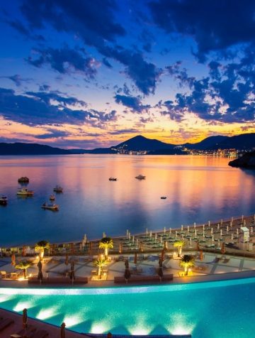 Maestral Resort & Casino