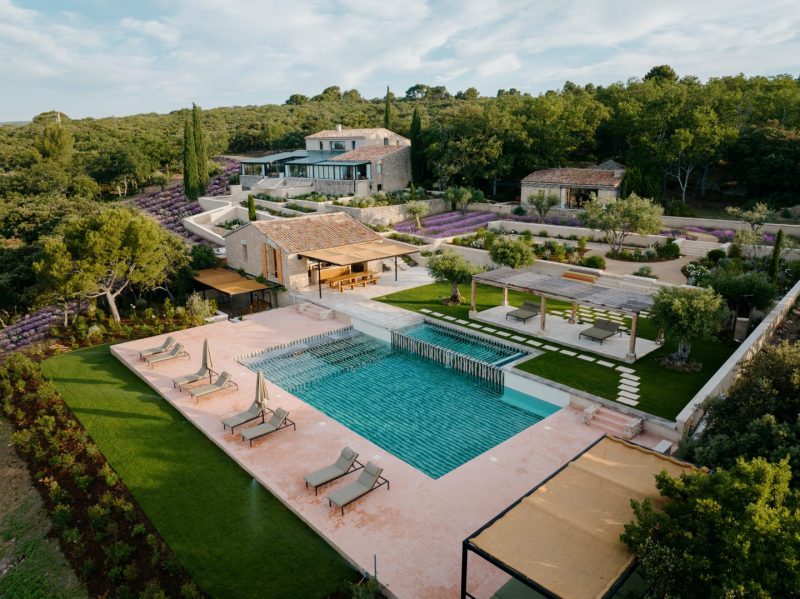 Les Hauts de Gordes (Iconic House)