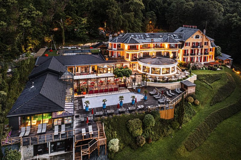 Les Trésoms Lake & Spa Resort