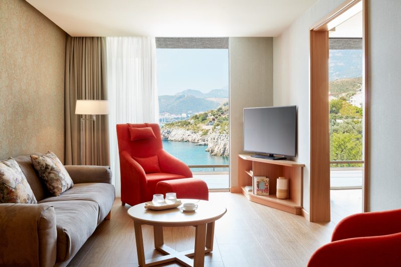 Maestral Resort & Casino