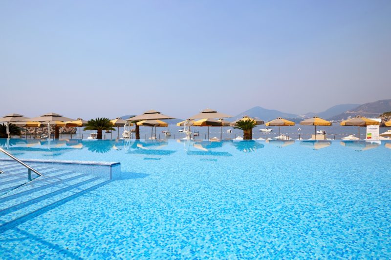 Maestral Resort & Casino